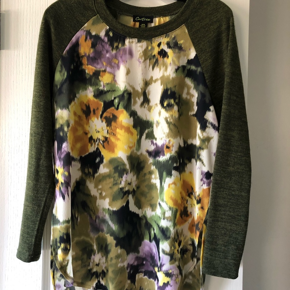 Gorgeous Cartise sweater, size M